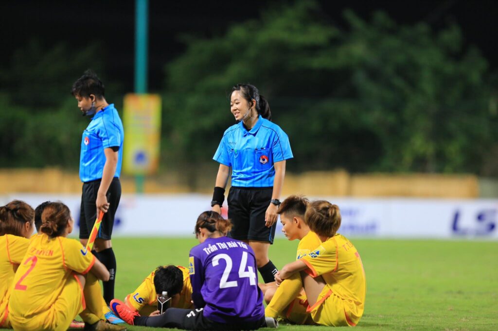 Đạo đức cầu thủ qua vụ Phong Phú Hà Nam bỏ thi đấu