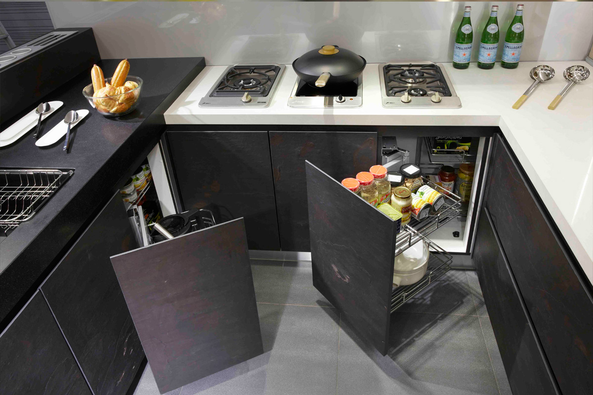 Thiết kế tủ bếp cao cấp luôn đi kèm. Với nhiều chức năng sử dụng tiện lợi.